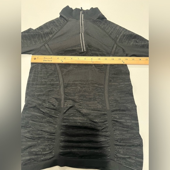 Athleta Fast Track 1/4 zip base layer L/S pullover Dark gray Running Top Size S - Picture 7 of 9